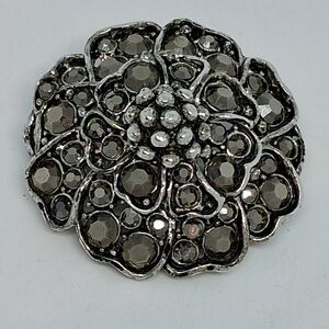 * Vintage Hollycraft Smokey Gray Rhinestones Flower Pin Brooch